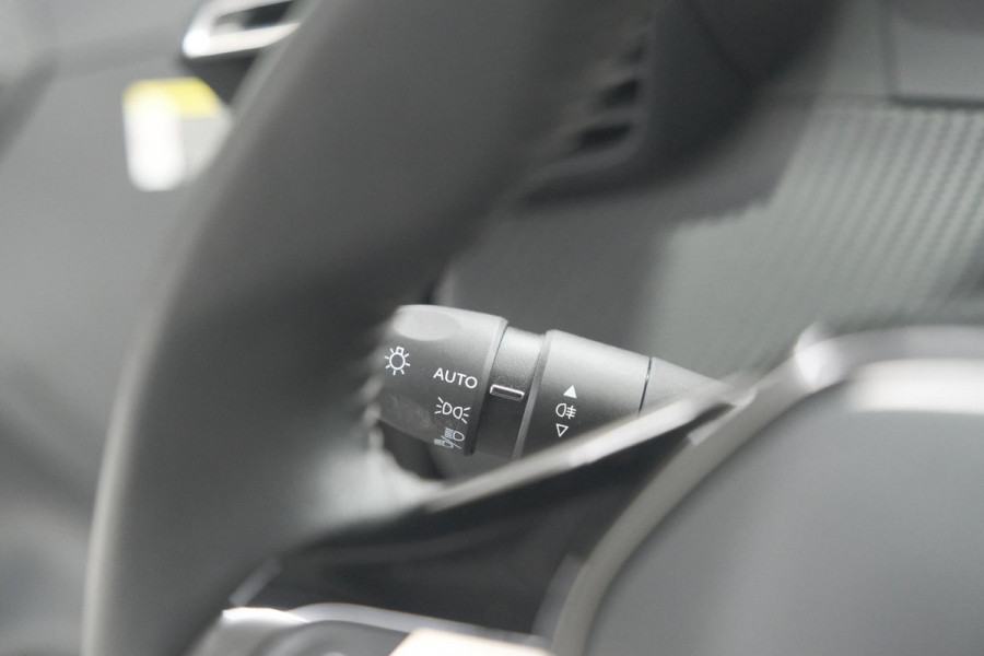 Peugeot e-208 EV Allure 50 kWh | 3 Fase Laadfunctie | Parkeersensoren | Apple Carplay