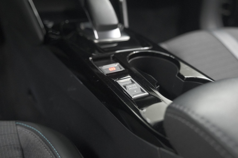 Peugeot e-208 EV Allure 50 kWh | 3 Fase Laadfunctie | Parkeersensoren | Apple Carplay