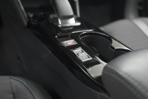 Peugeot e-208 EV Allure 50 kWh | 3 Fase Laadfunctie | Parkeersensoren | Apple Carplay