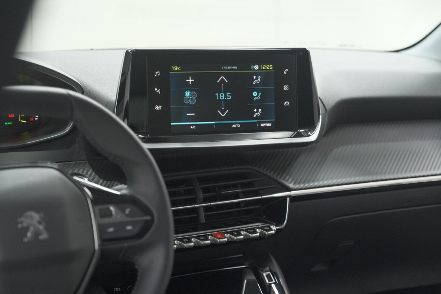 Peugeot e-208 EV Allure 50 kWh | 3 Fase Laadfunctie | Parkeersensoren | Apple Carplay