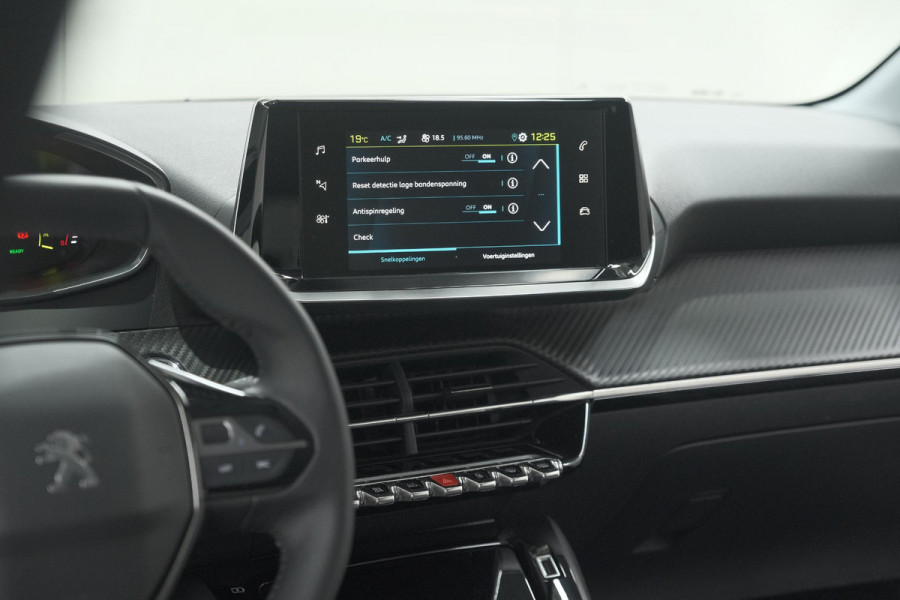 Peugeot e-208 EV Allure 50 kWh | 3 Fase Laadfunctie | Parkeersensoren | Apple Carplay