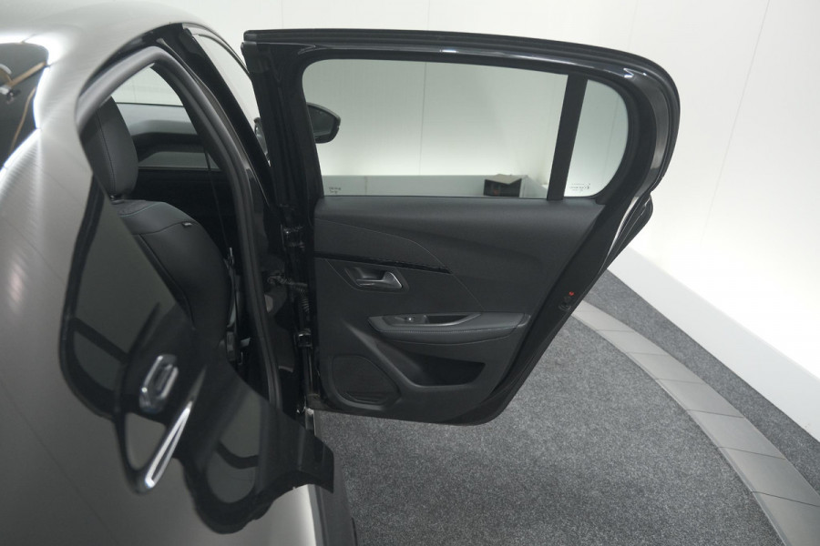 Peugeot e-208 EV Allure 50 kWh | 3 Fase Laadfunctie | Parkeersensoren | Apple Carplay