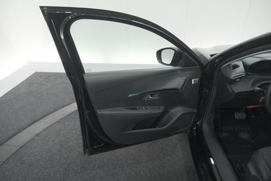 Peugeot e-208 EV Allure 50 kWh | 3 Fase Laadfunctie | Parkeersensoren | Apple Carplay