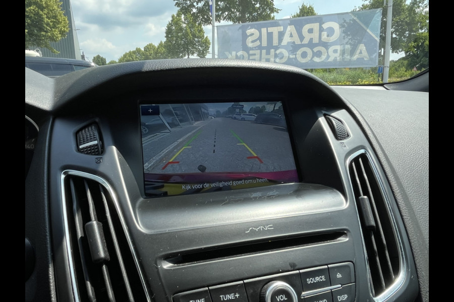 Ford FOCUS Wagon 1.5 EcoBoost ST-Line 150pk/110kW 6-bak | Trekhaak | Stoel-, stuur en voorruitverwarming | SYNC3 | Carplay/Android Auto | etc. etc.