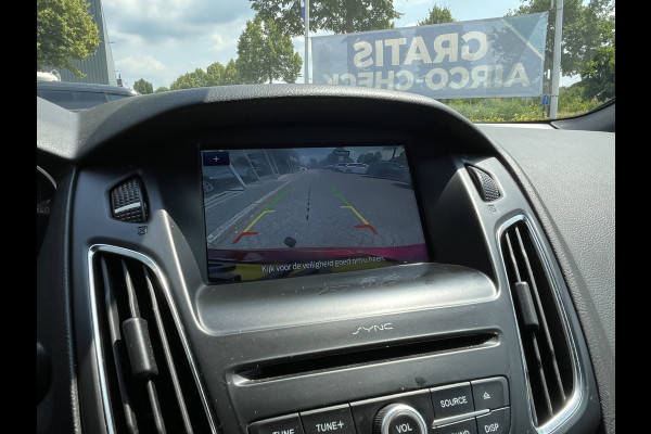 Ford FOCUS Wagon 1.5 EcoBoost ST-Line 150pk/110kW 6-bak | Trekhaak | Stoel-, stuur en voorruitverwarming | SYNC3 | Carplay/Android Auto | etc. etc.