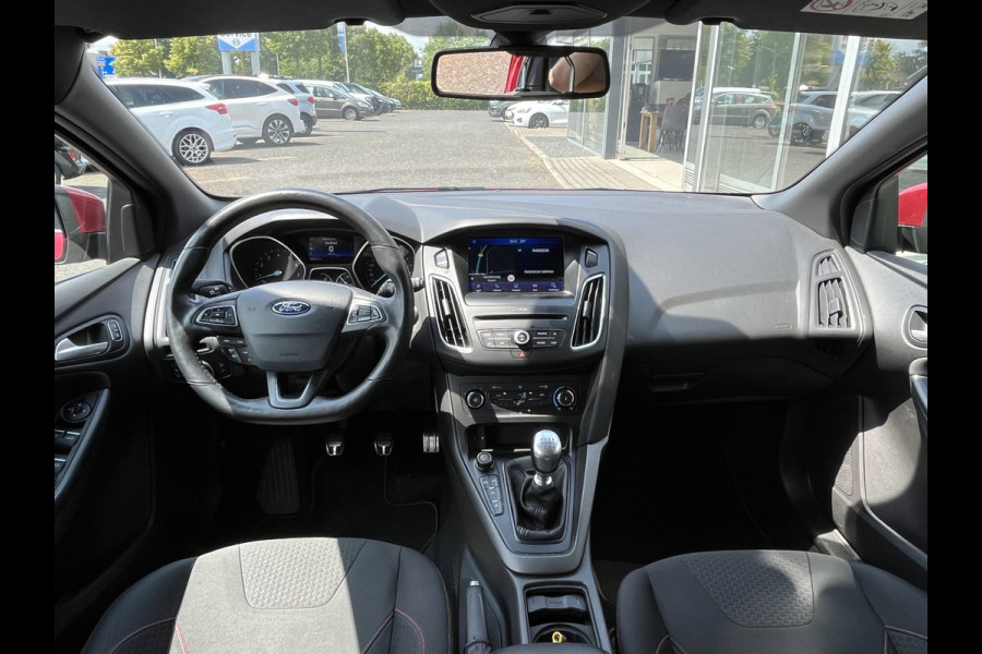 Ford FOCUS Wagon 1.5 EcoBoost ST-Line 150pk/110kW 6-bak | Trekhaak | Stoel-, stuur en voorruitverwarming | SYNC3 | Carplay/Android Auto | etc. etc.