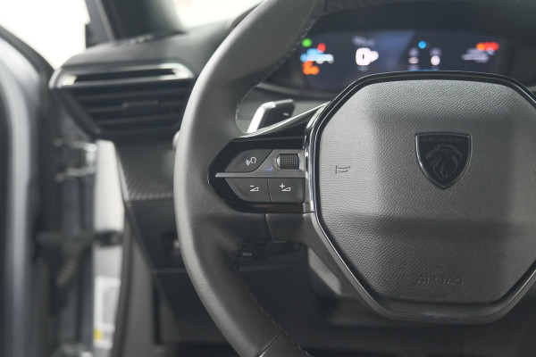 Peugeot 2008 Hybrid 136 e-DCS6 Allure | 360 Camera | Adaptieve Cruise Control | Dodehoekdetectie | Navigatie