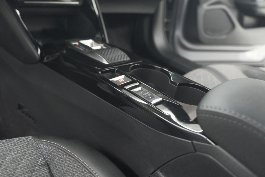 Peugeot 2008 Hybrid 136 e-DCS6 Allure | 360 Camera | Adaptieve Cruise Control | Dodehoekdetectie | Navigatie