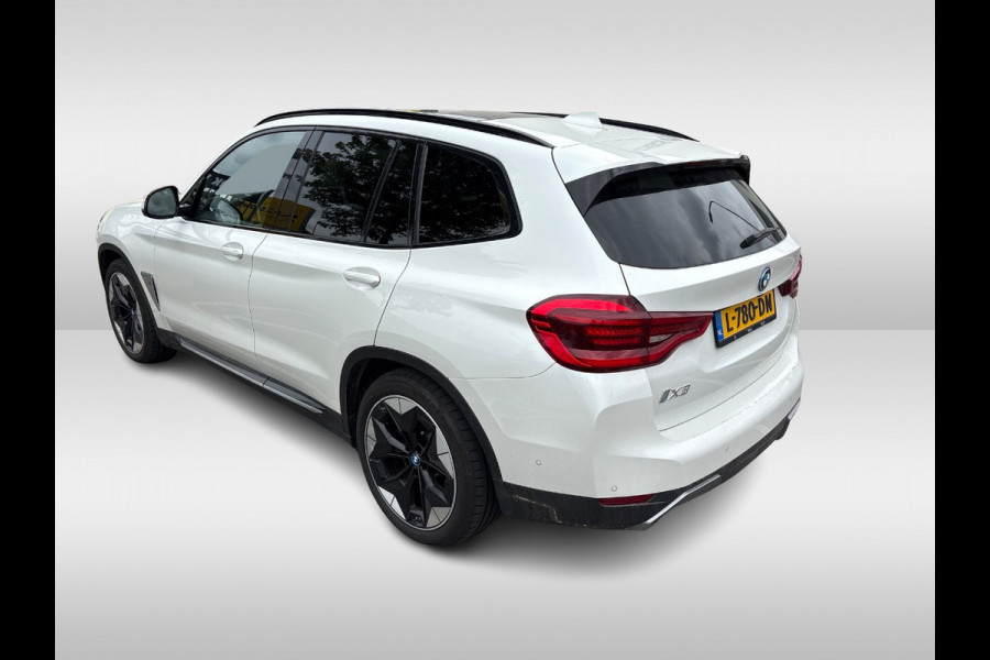 BMW iX3 High Executive 80 kWh / Trekhaak / Panoramadak / 360Camera / Head-up / 20'' / Leder / Harman Kardon / Navigatie / Memory seats / Dodehoek / DAB / Stoelverwarming / Cruise Control Adaptief