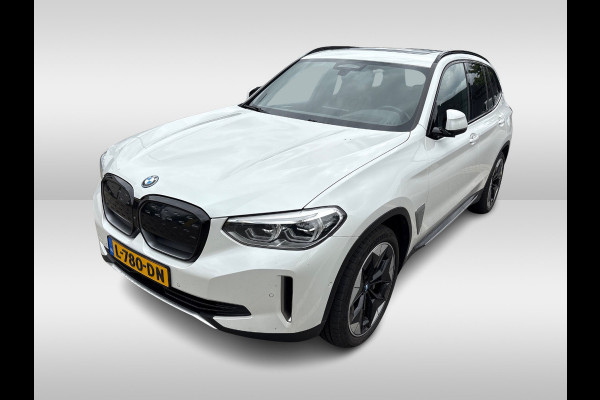BMW iX3 High Executive 80 kWh / Trekhaak / Panoramadak / 360Camera / Head-up / 20'' / Leder / Harman Kardon / Navigatie / Memory seats / Dodehoek / DAB / Stoelverwarming / Cruise Control Adaptief