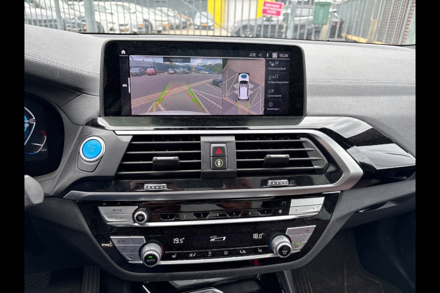 BMW iX3 High Executive 80 kWh / Trekhaak / Panoramadak / 360Camera / Head-up / 20'' / Leder / Harman Kardon / Navigatie / Memory seats / Dodehoek / DAB / Stoelverwarming / Cruise Control Adaptief