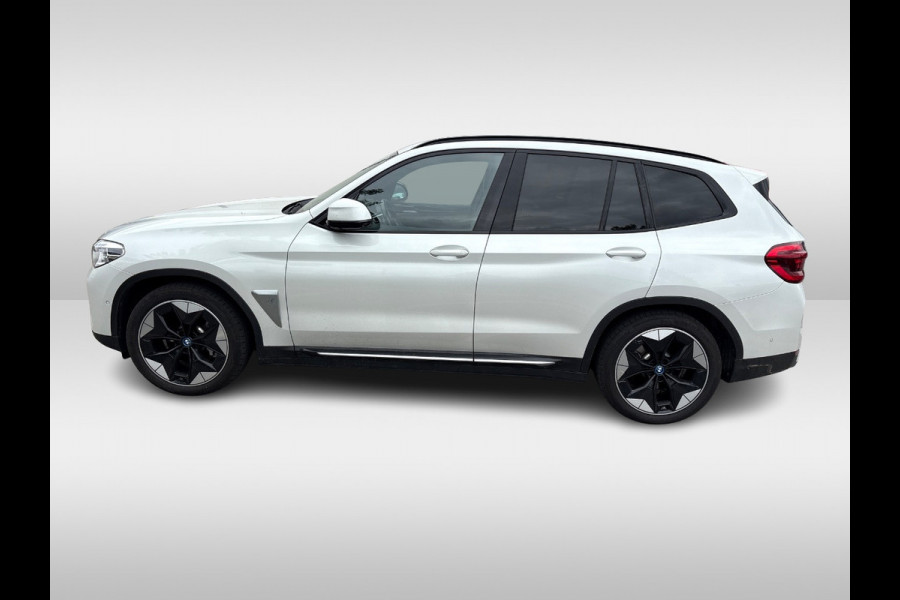 BMW iX3 High Executive 80 kWh / Trekhaak / Panoramadak / 360Camera / Head-up / 20'' / Leder / Harman Kardon / Navigatie / Memory seats / Dodehoek / DAB / Stoelverwarming / Cruise Control Adaptief