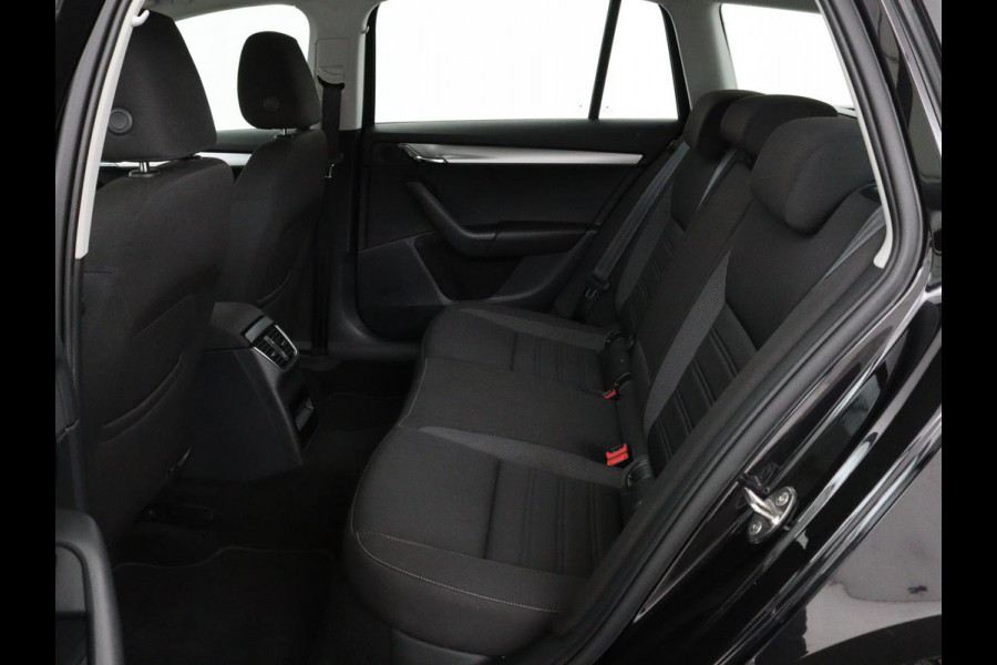 Škoda Octavia Combi 1.0 TSI Grt Amb. Bns | Adaptive cruise | DSG Automaat | Climate control | Carplay | Parkeerhulp