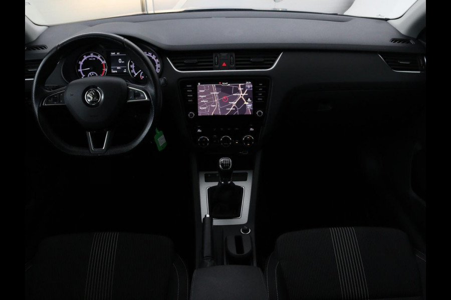 Škoda Octavia Combi 1.0 TSI Grt Amb. Bns | Camera | Trekhaak | Adaptive cruise | Carplay | Navigatie | Sportstoelen | Climate control