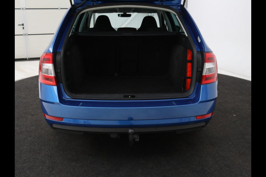 Škoda Octavia Combi 1.0 TSI Grt Amb. Bns | Camera | Trekhaak | Adaptive cruise | Carplay | Navigatie | Sportstoelen | Climate control