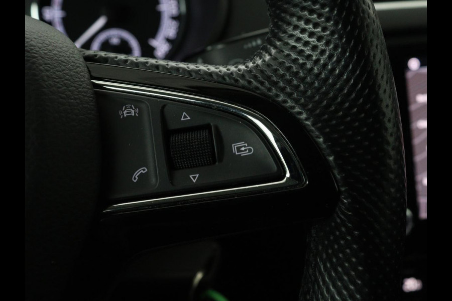 Škoda Octavia Combi 1.0 TSI Grt Amb. Bns | Camera | Trekhaak | Adaptive cruise | Carplay | Navigatie | Sportstoelen | Climate control