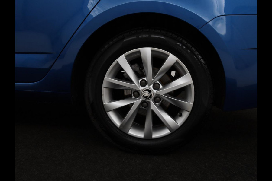 Škoda Octavia Combi 1.0 TSI Grt Amb. Bns | Camera | Trekhaak | Adaptive cruise | Carplay | Navigatie | Sportstoelen | Climate control