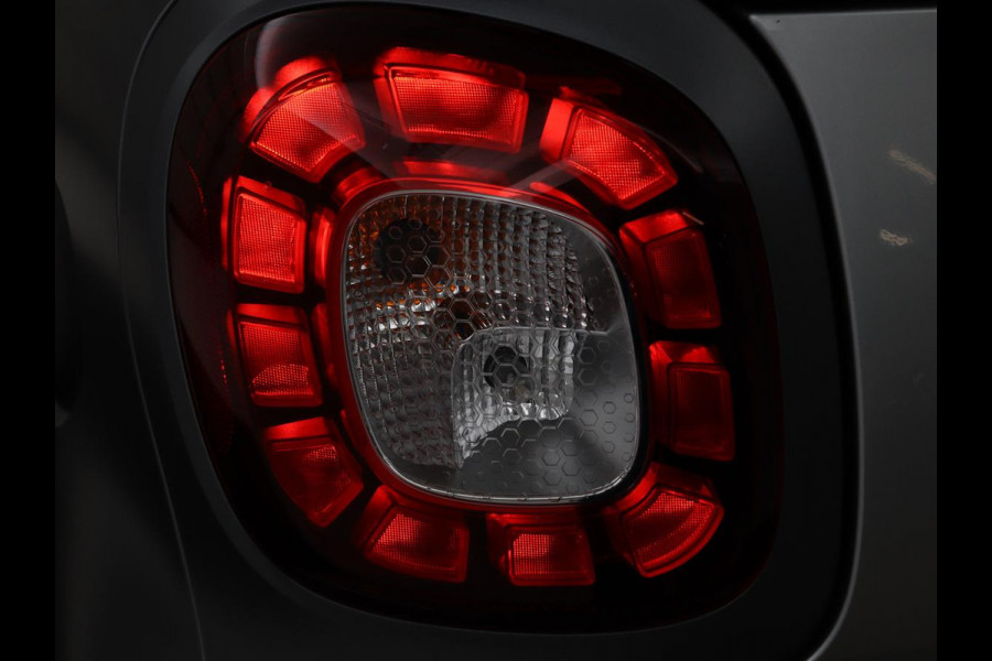 Smart Fortwo 1.0 Turbo Proxy | Elektrisch vouwdak | Camera | Bleutooth | LED | Automaat | Cruise control | Climate control