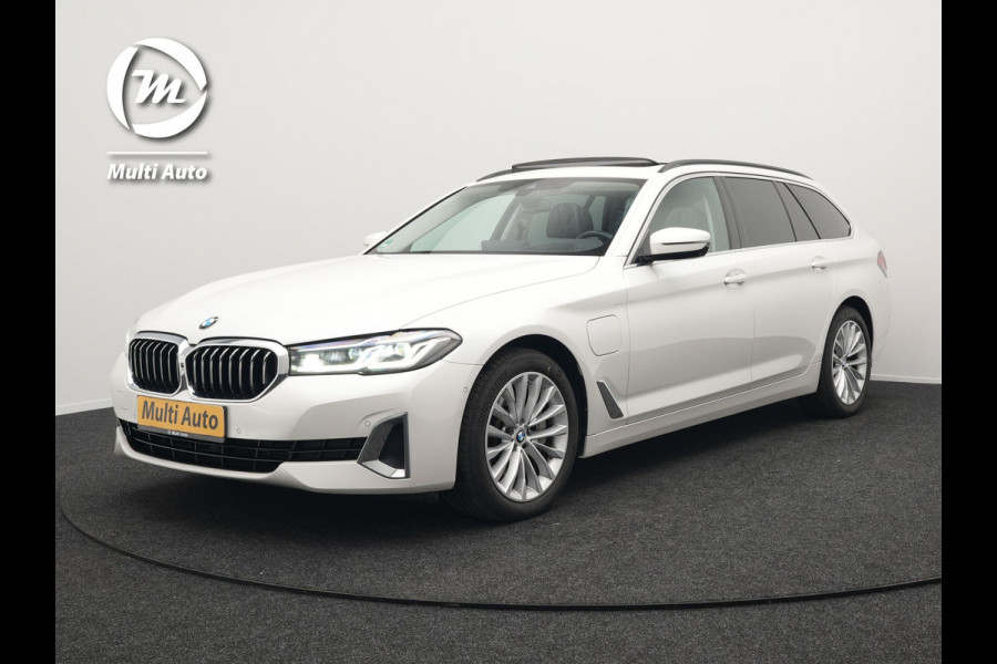 BMW 5 Serie Touring 530e xDrive Luxury Line Plug In Hybrid 293pk PHEV | Panodak | Laser LED | 360 Camera | Lederen Comfortstoelen Memory | Head Up | Keyless | Stuur Verwarmd | BLIS |