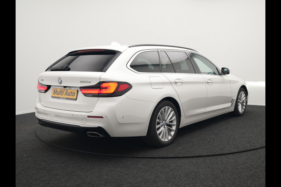 BMW 5 Serie Touring 530e xDrive Luxury Line Plug In Hybrid 293pk PHEV | Panodak | Laser LED | 360 Camera | Lederen Comfortstoelen Memory | Head Up | Keyless | Stuur Verwarmd | BLIS |