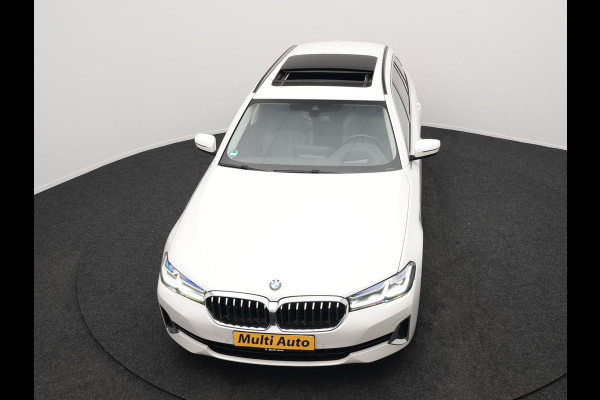 BMW 5 Serie Touring 530e xDrive Luxury Line Plug In Hybrid 293pk PHEV | Panodak | Laser LED | 360 Camera | Lederen Comfortstoelen Memory | Head Up | Keyless | Stuur Verwarmd | BLIS |