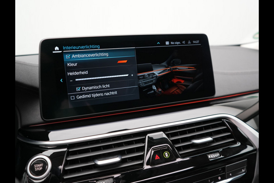 BMW 5 Serie Touring 530e xDrive Luxury Line Plug In Hybrid 293pk PHEV | Panodak | Laser LED | 360 Camera | Lederen Comfortstoelen Memory | Head Up | Keyless | Stuur Verwarmd | BLIS |