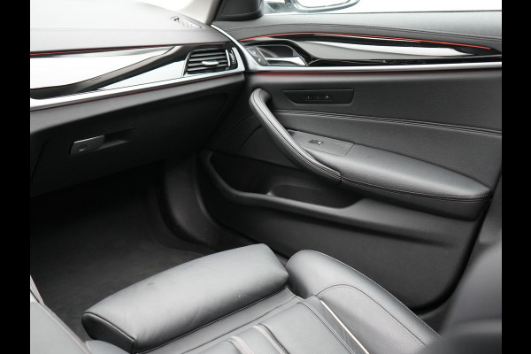 BMW 5 Serie Touring 530e xDrive Luxury Line Plug In Hybrid 293pk PHEV | Panodak | Laser LED | 360 Camera | Lederen Comfortstoelen Memory | Head Up | Keyless | Stuur Verwarmd | BLIS |