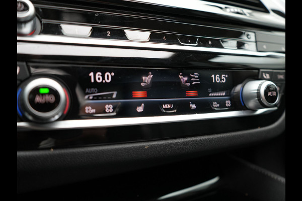 BMW 5 Serie Touring 530e xDrive Luxury Line Plug In Hybrid 293pk PHEV | Panodak | Laser LED | 360 Camera | Lederen Comfortstoelen Memory | Head Up | Keyless | Stuur Verwarmd | BLIS |
