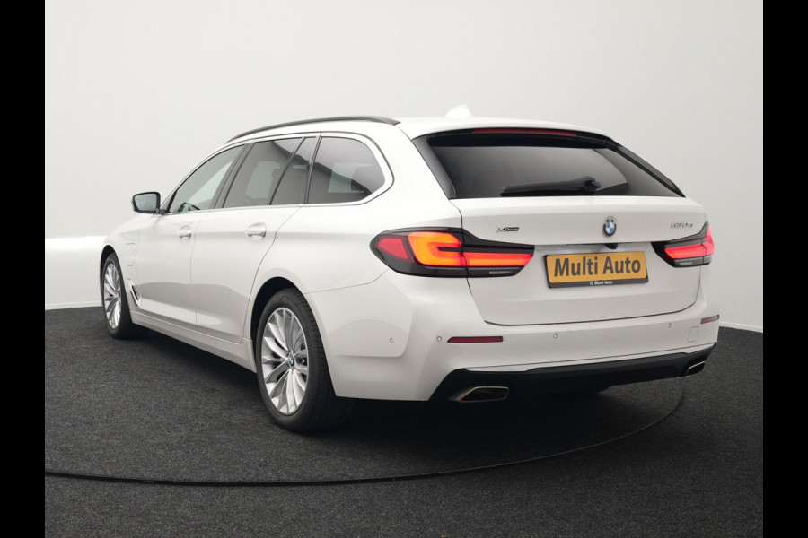 BMW 5 Serie Touring 530e xDrive Luxury Line Plug In Hybrid 293pk PHEV | Panodak | Laser LED | 360 Camera | Lederen Comfortstoelen Memory | Head Up | Keyless | Stuur Verwarmd | BLIS |