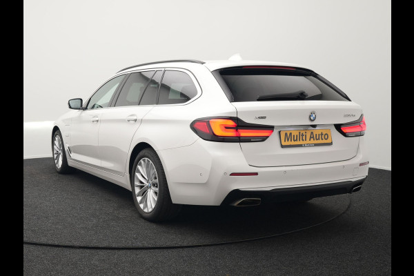 BMW 5 Serie Touring 530e xDrive Luxury Line Plug In Hybrid 293pk PHEV | Panodak | Laser LED | 360 Camera | Lederen Comfortstoelen Memory | Head Up | Keyless | Stuur Verwarmd | BLIS |