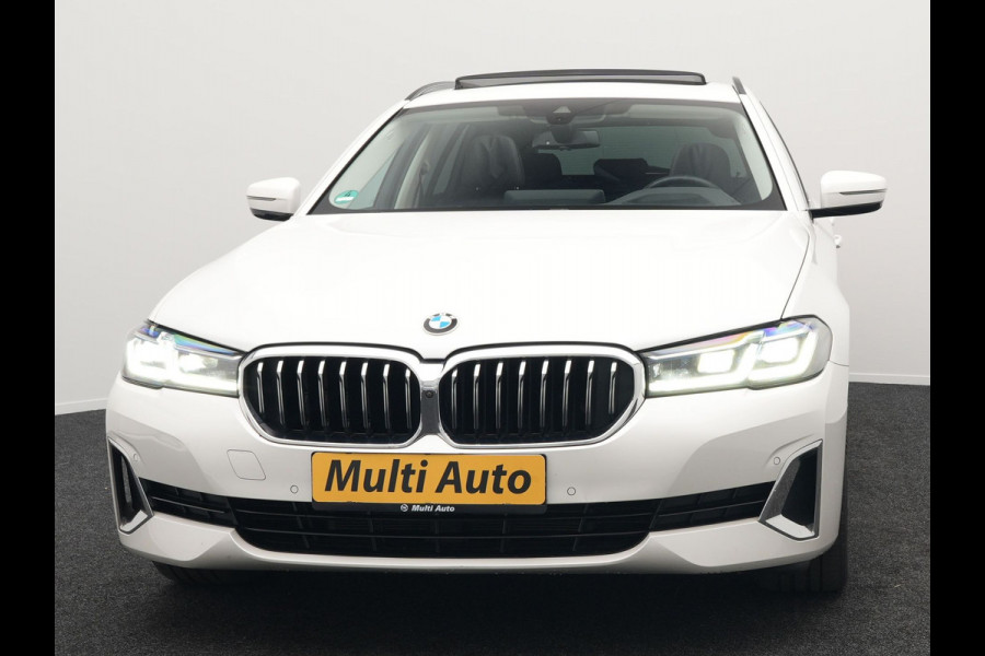 BMW 5 Serie Touring 530e xDrive Luxury Line Plug In Hybrid 293pk PHEV | Panodak | Laser LED | 360 Camera | Lederen Comfortstoelen Memory | Head Up | Keyless | Stuur Verwarmd | BLIS |