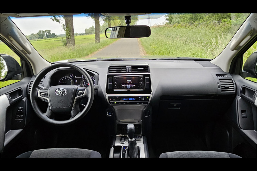 Toyota Land Cruiser 2.8 D-4D-F Comfort High Roof Blind Van