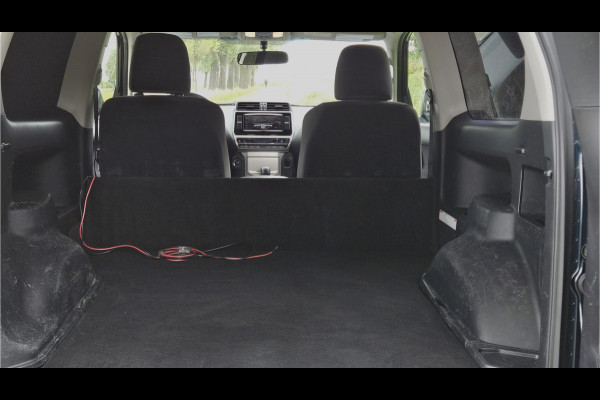 Toyota Land Cruiser 2.8 D-4D-F Comfort High Roof Blind Van