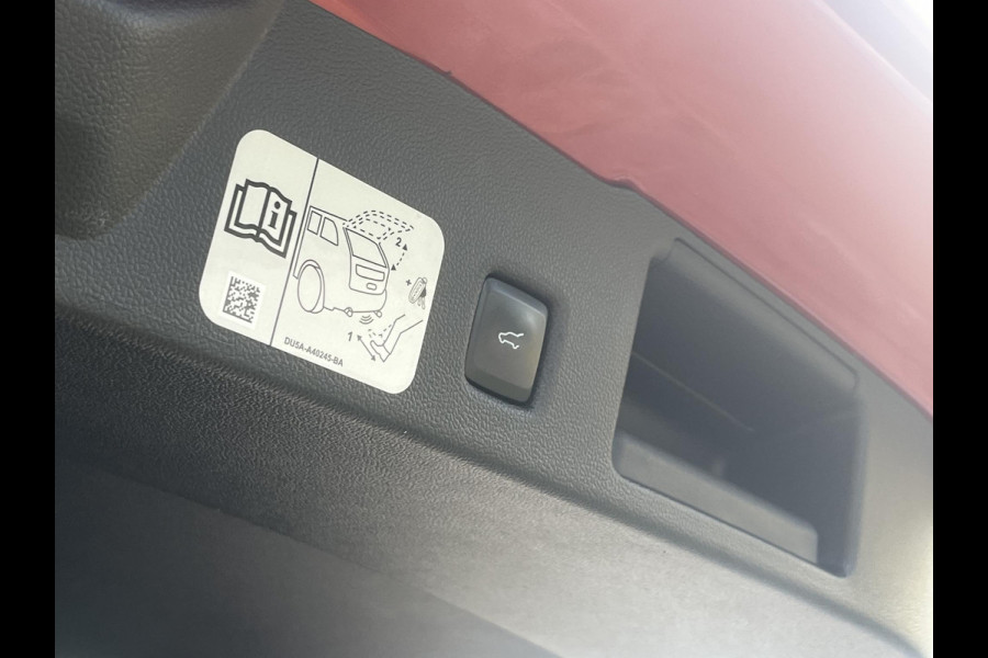 Ford Kuga 2.5 PHEV ST-Line X 225pk | Panoramadak | Winter pack | Adaptive cruise control | Head up display | 19 inch