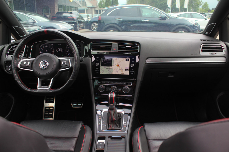 Volkswagen Golf 2.0 TSI GTI TCR / Akrapovic / Panoramadak / Camera / 19'' / Leder / Navigatie / Keyless / Dynaudio / Dodehoek / Stoelverwarming / DAB / ACC