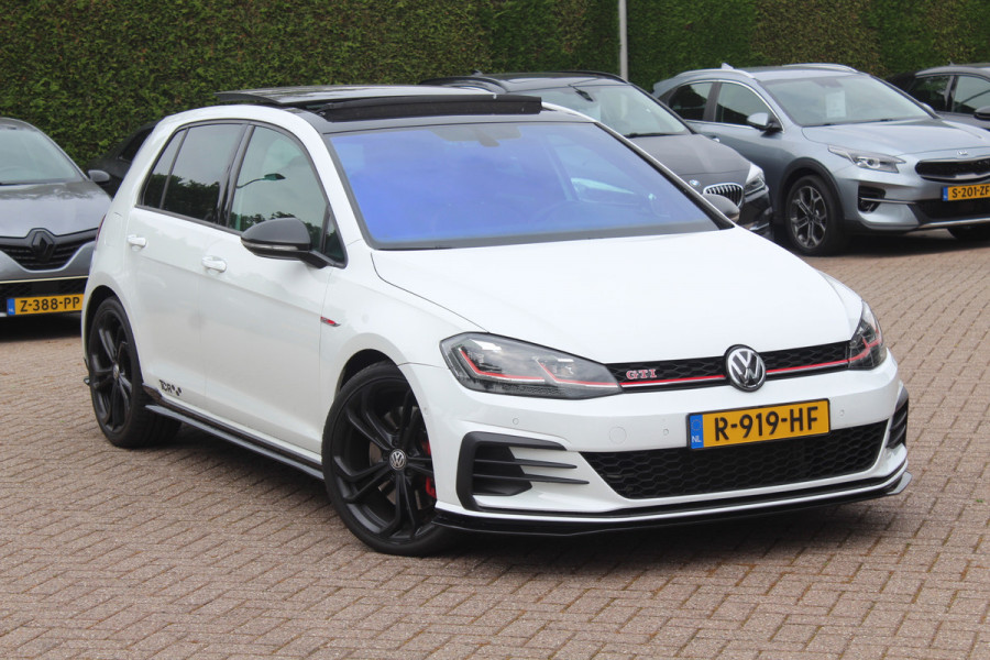 Volkswagen Golf 2.0 TSI GTI TCR / Akrapovic / Panoramadak / Camera / 19'' / Leder / Navigatie / Keyless / Dynaudio / Dodehoek / Stoelverwarming / DAB / ACC