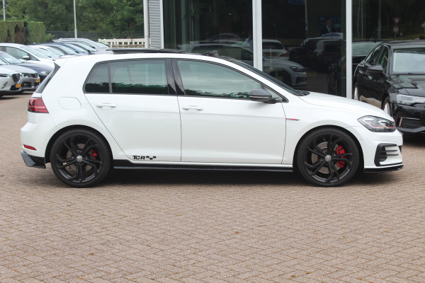Volkswagen Golf 2.0 TSI GTI TCR / Akrapovic / Panoramadak / Camera / 19'' / Leder / Navigatie / Keyless / Dynaudio / Dodehoek / Stoelverwarming / DAB / ACC