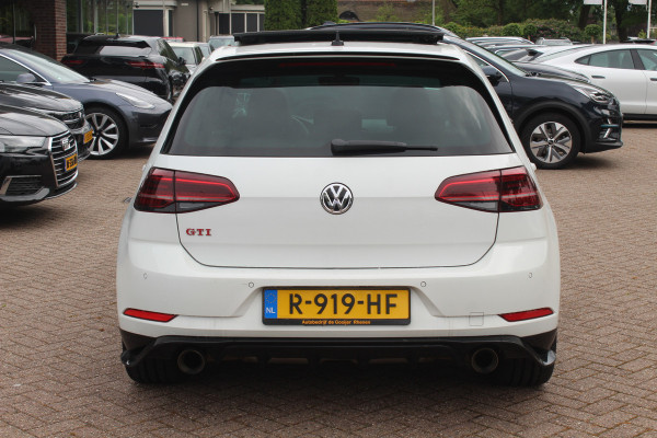 Volkswagen Golf 2.0 TSI GTI TCR / Akrapovic / Panoramadak / Camera / 19'' / Leder / Navigatie / Keyless / Dynaudio / Dodehoek / Stoelverwarming / DAB / ACC