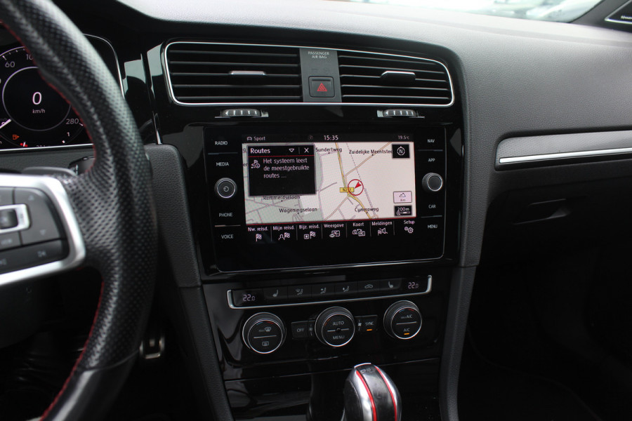 Volkswagen Golf 2.0 TSI GTI TCR / Akrapovic / Panoramadak / Camera / 19'' / Leder / Navigatie / Keyless / Dynaudio / Dodehoek / Stoelverwarming / DAB / ACC