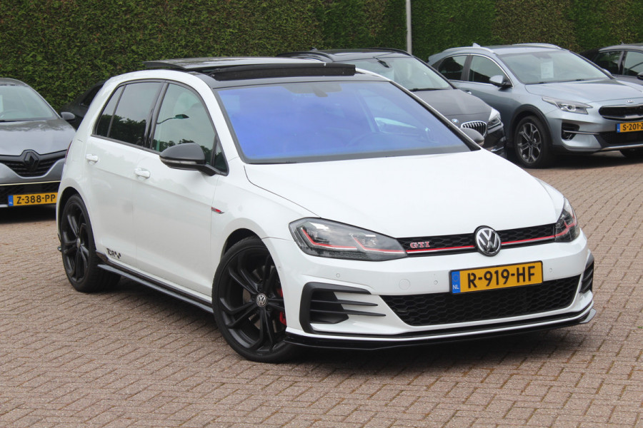 Volkswagen Golf 2.0 TSI GTI TCR / Akrapovic / Panoramadak / Camera / 19'' / Leder / Navigatie / Keyless / Dynaudio / Dodehoek / Stoelverwarming / DAB / ACC
