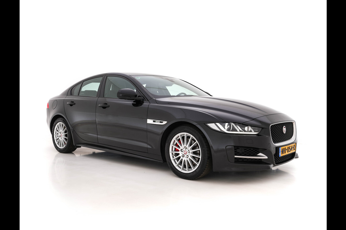Jaguar XE 2.0 D R-Sport-Pack Aut. *LEATHER-MICROFIBRE | BI-XENON | NAVI-FULLMAP | MERIDIAN-SOUND | HEATED-SPORTSEATS | CAMERA | ECC | KEYLESS | PDC | SHIFT-PADDLES | LANE-ASSIST | CRUISE | 17''ALU* Jaguar XE 2.0 D R-Sport-Pack Aut. *LEATHER-MICROFIBRE | BI-XENON | NAVI-FULLMAP | MERIDIAN-SOUND | HEATED-SPORTSEATS | CAMERA | ECC | KEYLESS | PDC | SHIFT-PADDLES | LANE-ASSIST | CRUISE | 17''ALU*