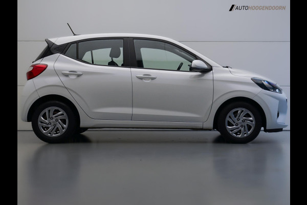 Hyundai i10 1.0 Comfort (APPLE CARPLAY,NAVIGATIE,CAMERA,CRUISE,LED VERLICHTING,COMFORT-STOELEN,NIEUWE APK,AIRCO,TOPCONDITIE)