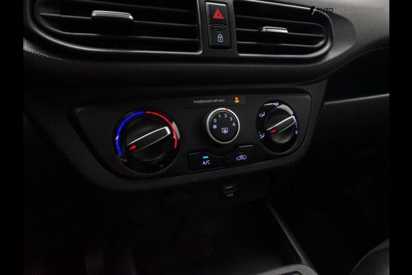 Hyundai i10 1.0 Comfort (APPLE CARPLAY,NAVIGATIE,CAMERA,CRUISE,LED VERLICHTING,COMFORT-STOELEN,NIEUWE APK,AIRCO,TOPCONDITIE)