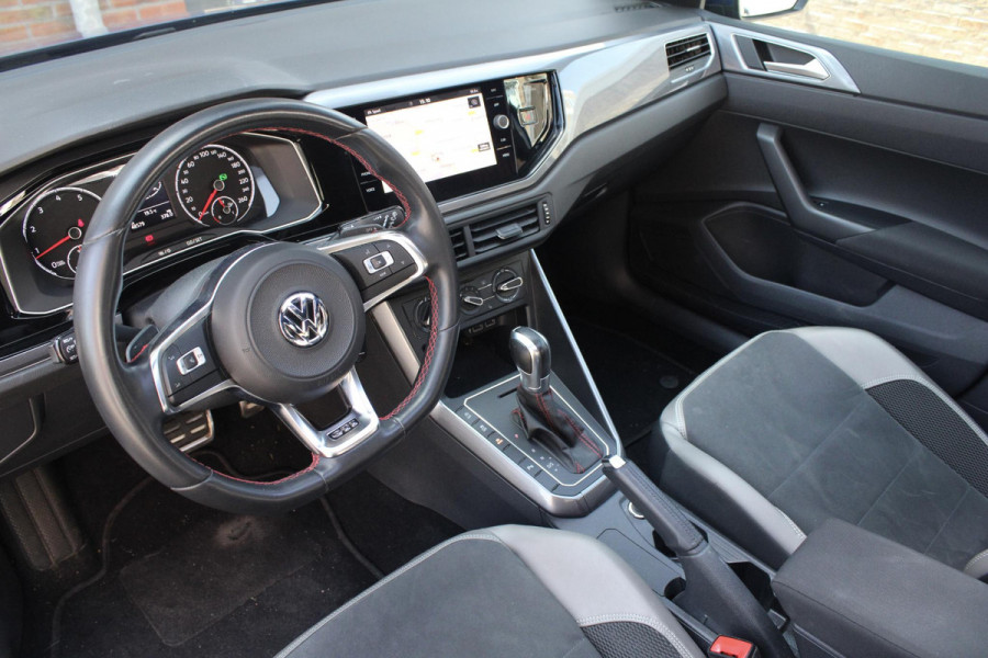 Volkswagen Polo 2.0 TSI GTI PANO | CARPLAY | CAMERA | STOELVW