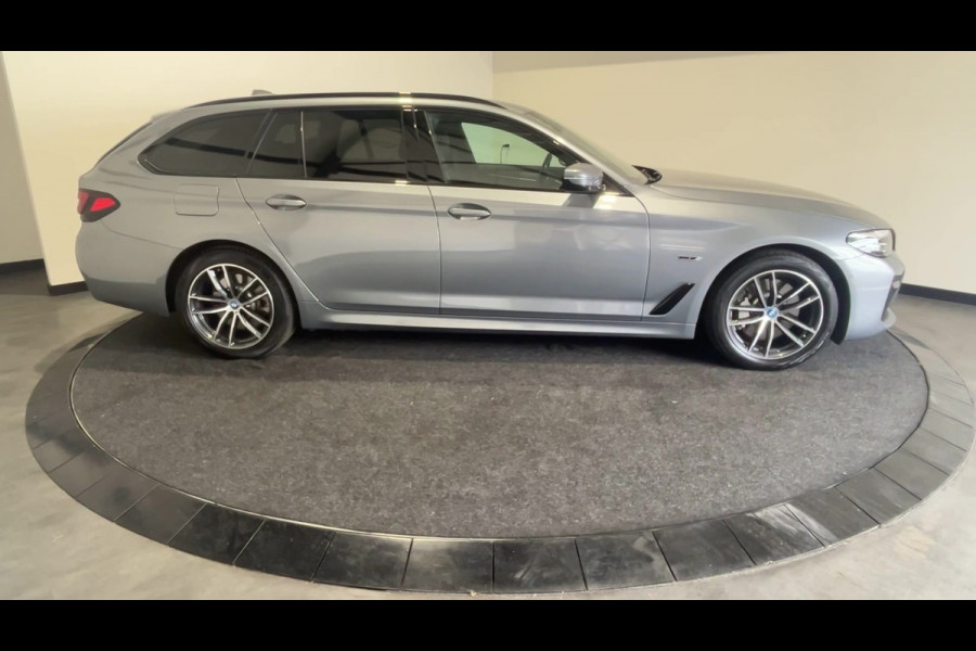 BMW 5 Serie Touring 530e Business Edition Plus | Live cockpit professional | Connected pack professional |
