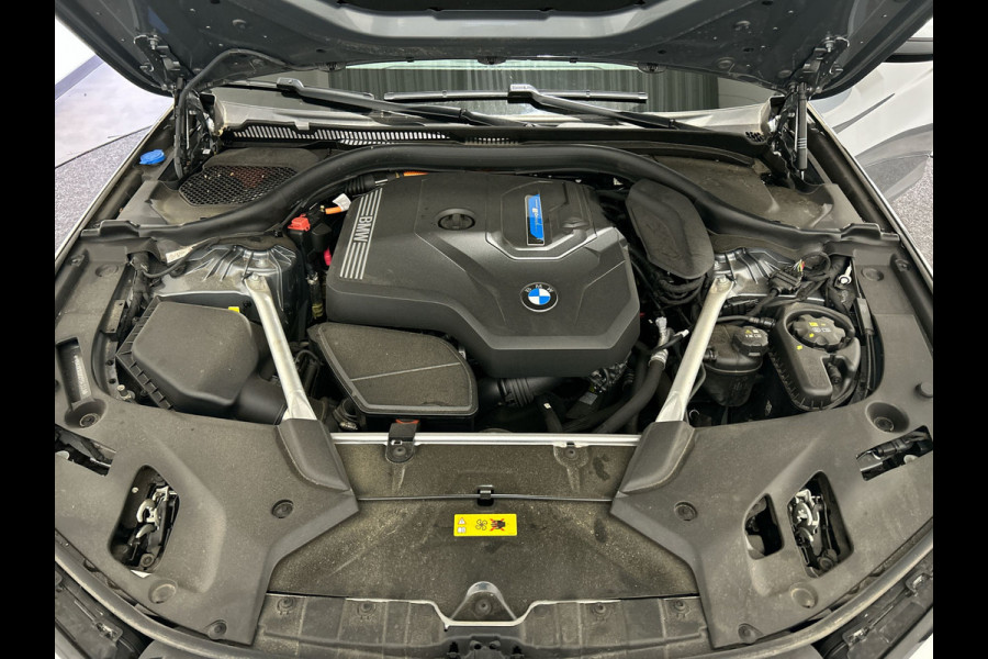 BMW 5 Serie Touring 530e Business Edition Plus | Live cockpit professional | Connected pack professional |