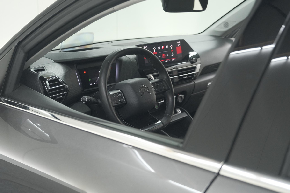 Citroën C4 Puretech 130 EAT8 Shine | Camera | Dodehoekdetectie | Head-Up Display | Apple Carplay Citroën C4 Puretech 130 EAT8 Shine | Camera | Dodehoekdetectie | Head-Up Display | Apple Carplay