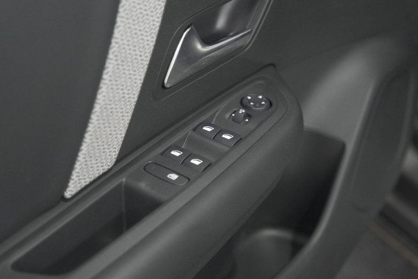 Citroën C4 Puretech 130 EAT8 Shine | Camera | Dodehoekdetectie | Head-Up Display | Apple Carplay