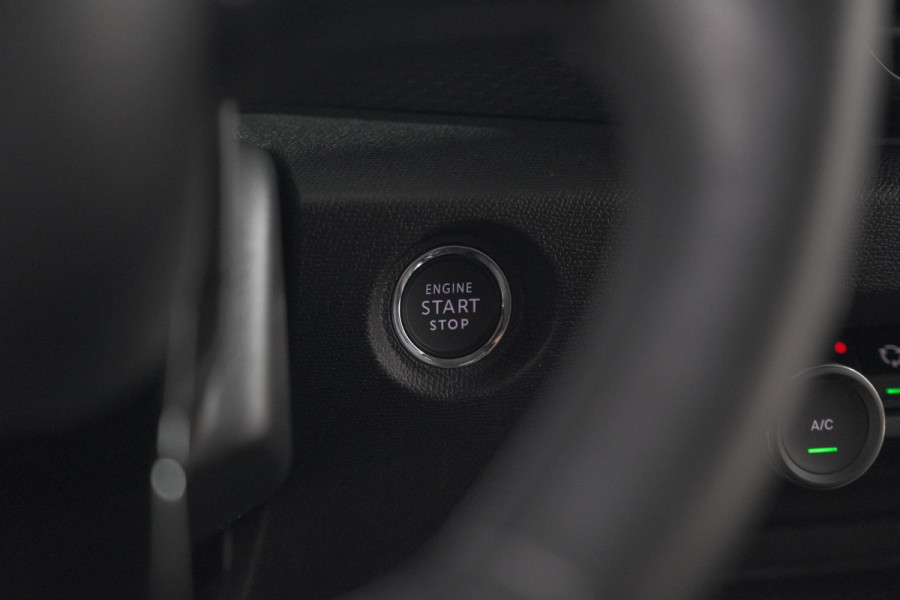 Citroën C4 Puretech 130 EAT8 Shine | Camera | Dodehoekdetectie | Head-Up Display | Apple Carplay