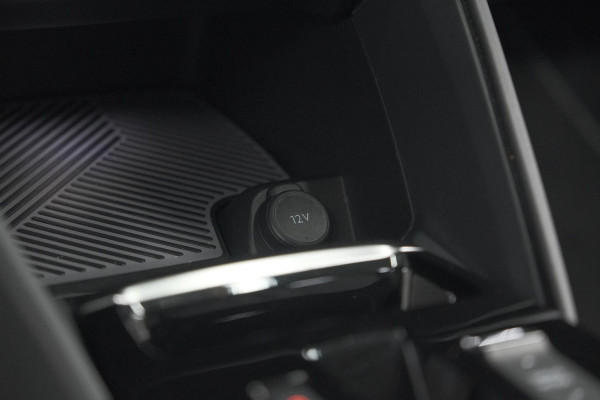 Citroën C4 Puretech 130 EAT8 Shine | Camera | Dodehoekdetectie | Head-Up Display | Apple Carplay